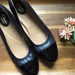 Clarks 9.5 BLACK Artisan leather patent dress flat